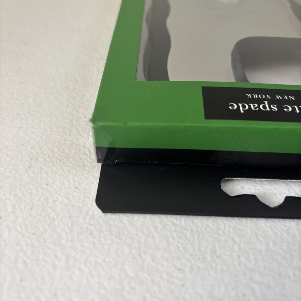 NWT Kate Spade iPhone 16 Pro Max Case W/ MagSafe compatible Black Wavy - Picture 7 of 8